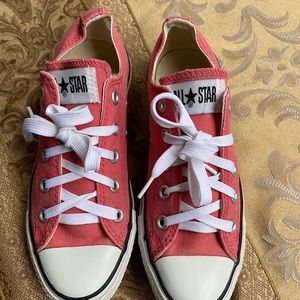 Converse size 6